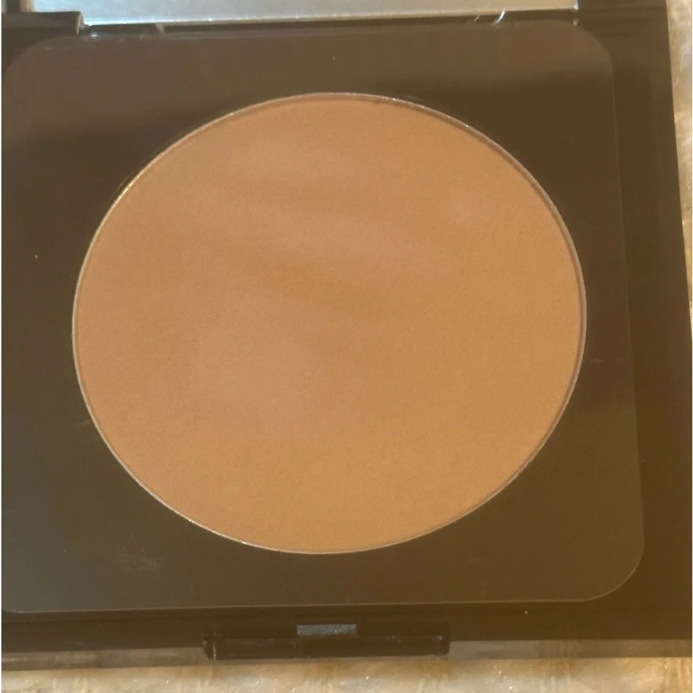 KvossNYC Bronze Beauty Powder Bronzer Chelsea Silky Blendable with Primrose Oil